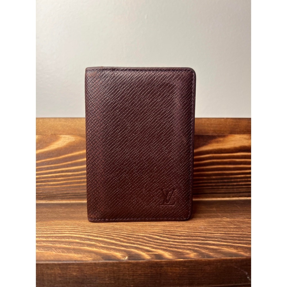 Louis Vuitton Taiga Bifold Card Case‎